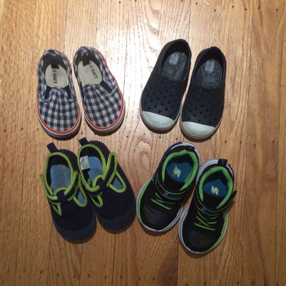4 Pair Toddler Boy Shoes. Size 5.